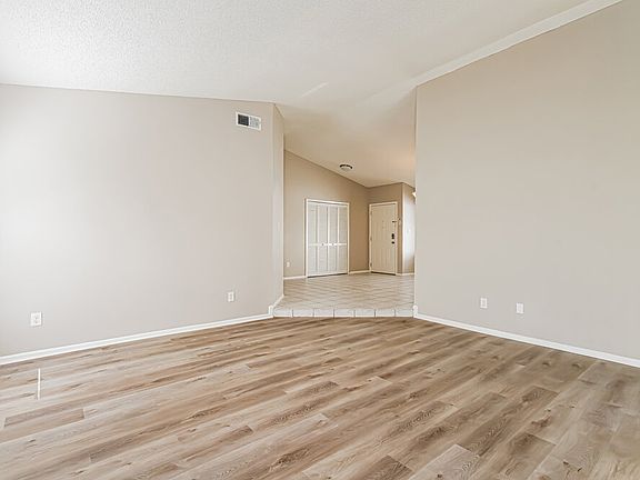 5th image of 1170 La Mesa Ave