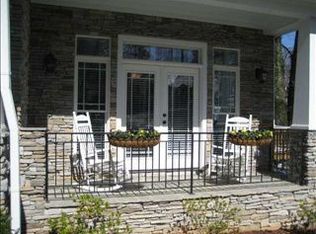 2712 Ashland St, Raleigh, NC 27608