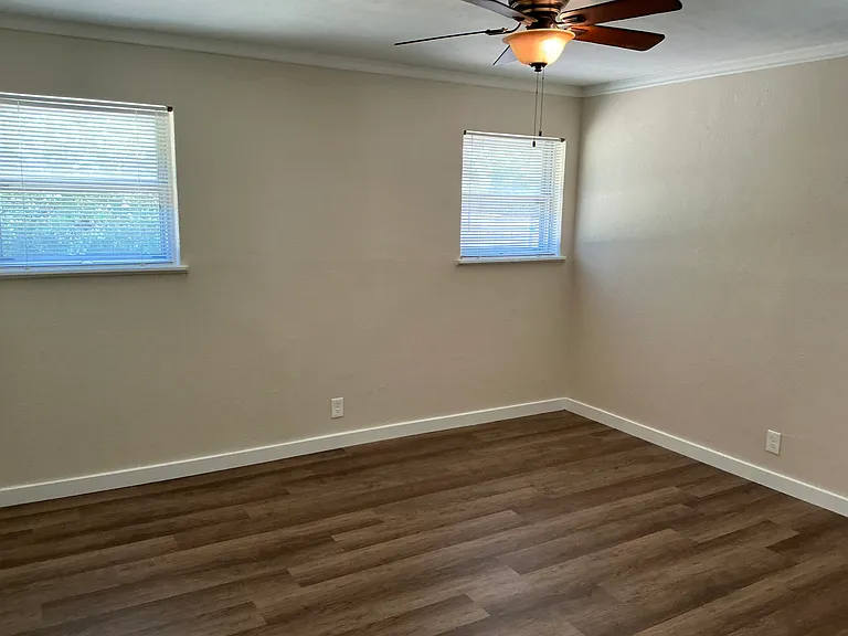 5909 Whitman Ave — Photo 17