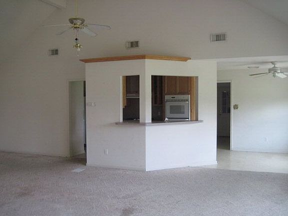 5th image of 117 Holly Ln