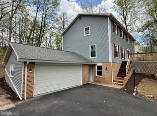 11 Pine Tree Dr, New Cumberland, PA 17070