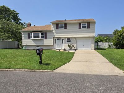 13 Lark Drive, Centereach, NY, 11720