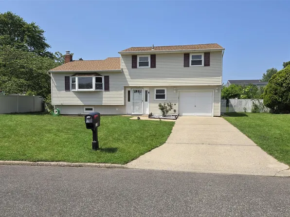 13 Lark Drive, Centereach, NY 11720