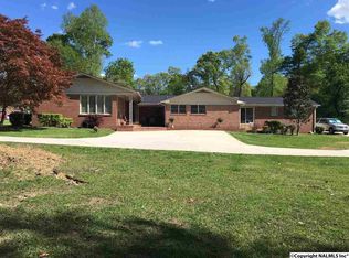 103 Sherwood Dr, Rainbow City, AL 35906