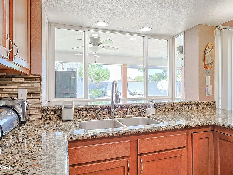 4026 W Willow Ave — Photo 10