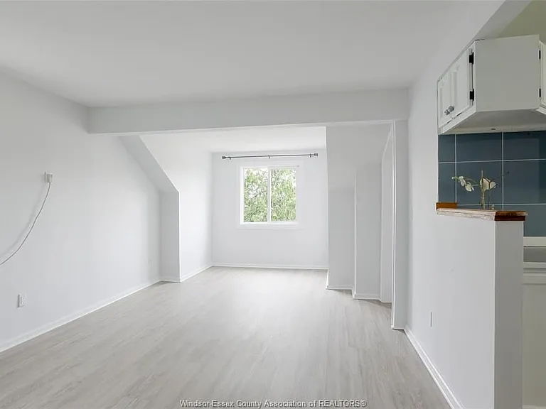 1453 Marentette Ave #UPPER — Photo 18