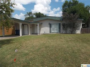 105 Commerce St, Refugio, TX 78377