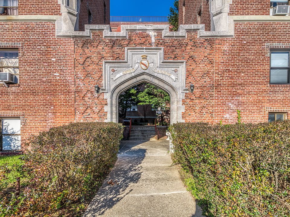 37 Summit Avenue