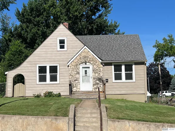 3816 N 60th St, Omaha, NE 68104