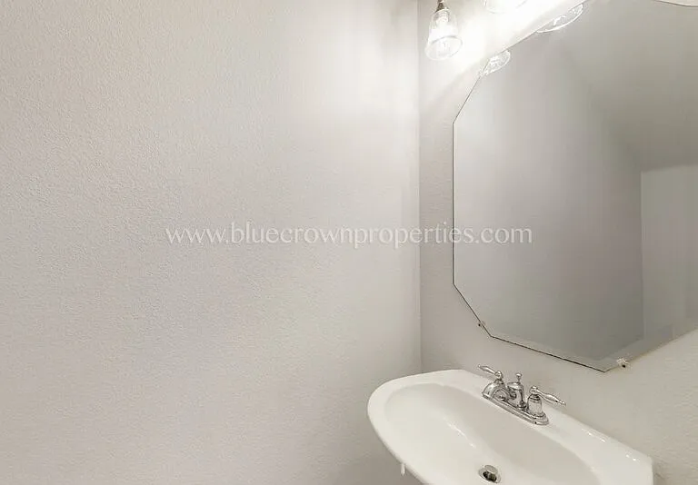 3208 Grant St — Photo 12