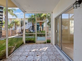 222 Dolphin Pt APT B, Clearwater Beach, FL 33767