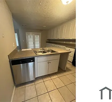 4 bed, 1000 sqft, $2,100 — Photo 3