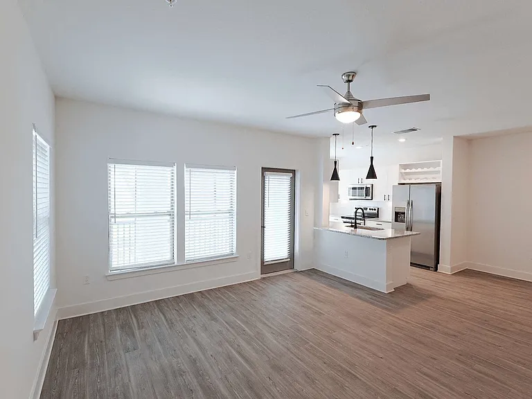 The Parian Luxury Apartments — Photo 117