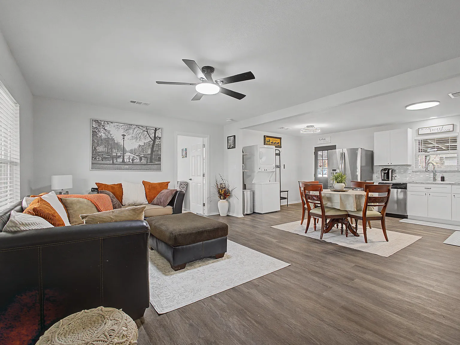 3 bed, 1500 sqft, $3,300 — Photo 2