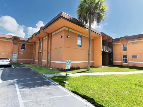 9477 SW 76th St APT O8, Miami, FL 33173