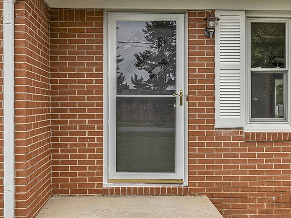 4th image of 103 Allen Dr