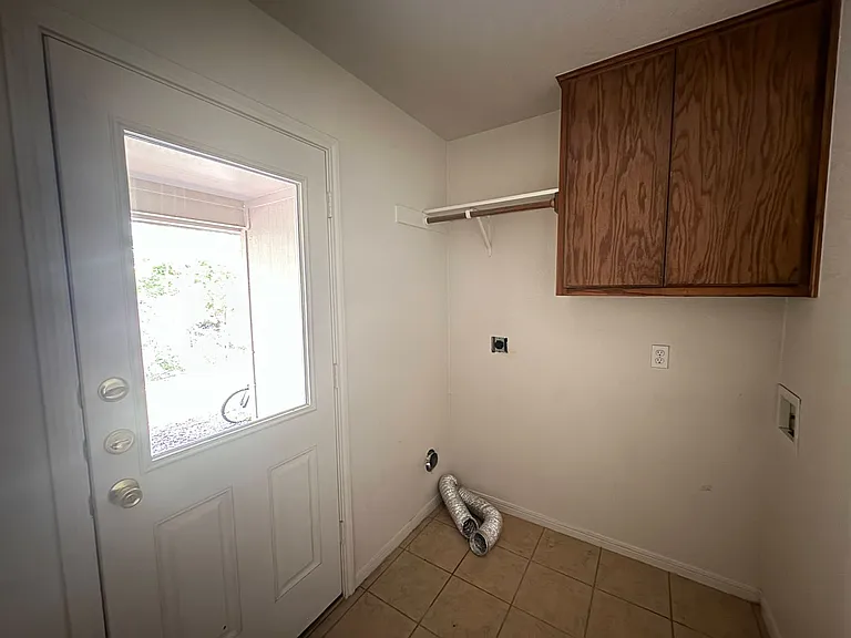 206 Veterans Ave — Photo 14