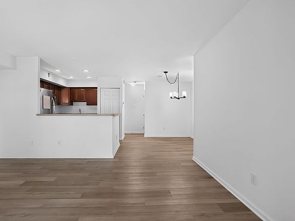 4th image of 69 Ramsgate Ct