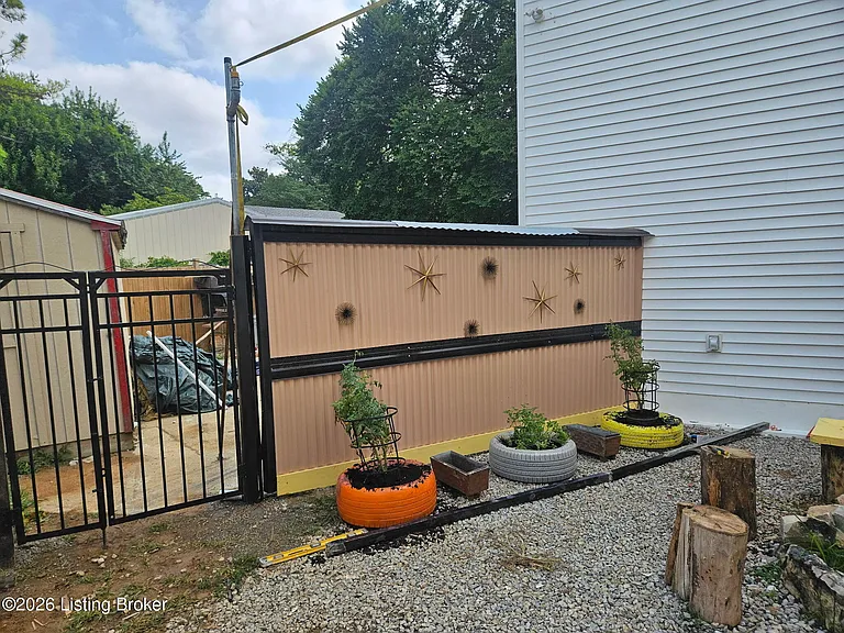 4813 E Manslick Rd #3 — Photo 8