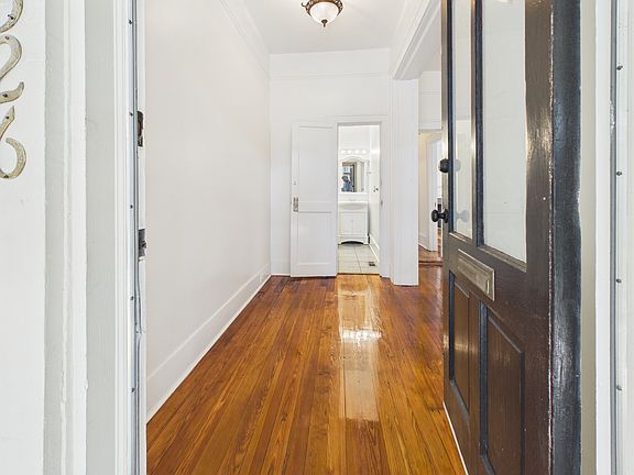 5th image of 526 E 37th St