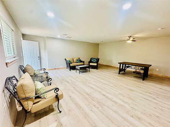 3rd image of 203 Wake Dr