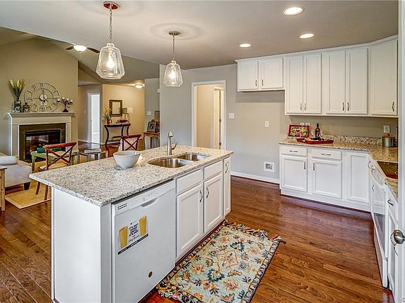 2nd image of 4012 Virgil Ct