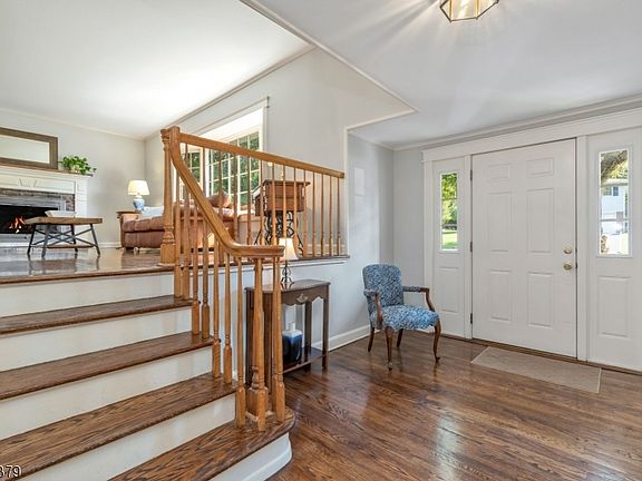 2nd image of 216 Woodbine Cir