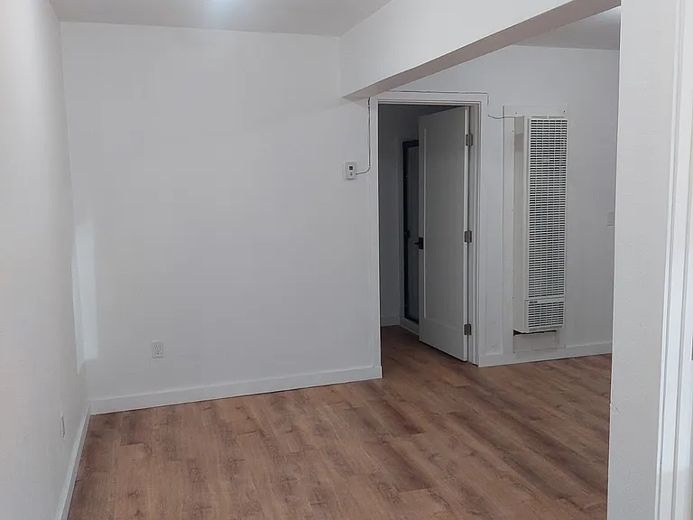966 Modesto Ave — Photo 15