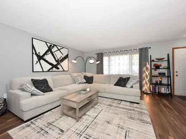 10152 West Whitnall Edge DRIVE #E, Franklin, WI 53132