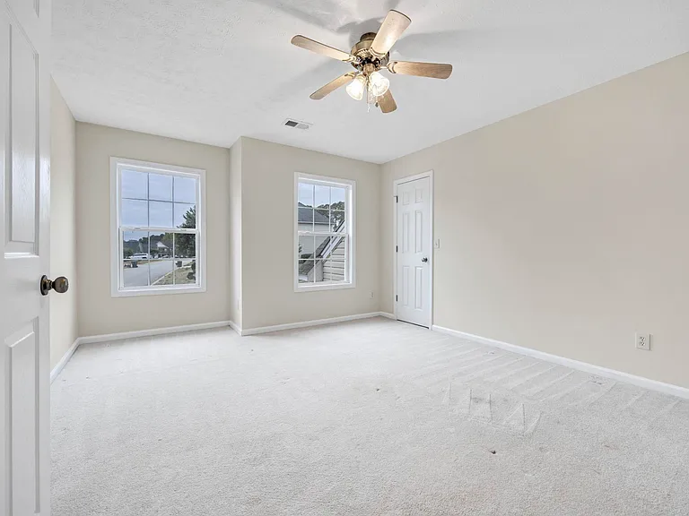 109 Cotoneaster Dr — Photo 13