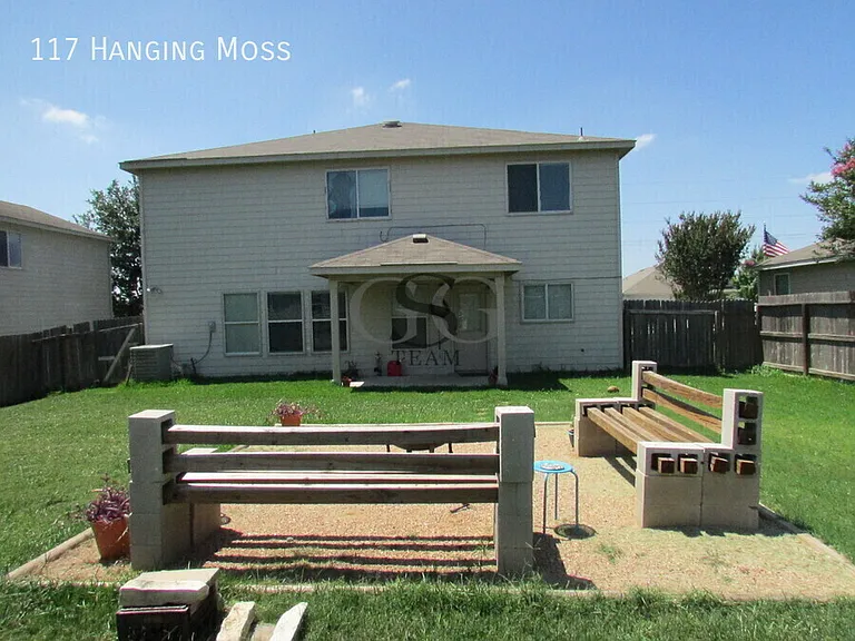 117 Hanging Moss Dr — Photo 2