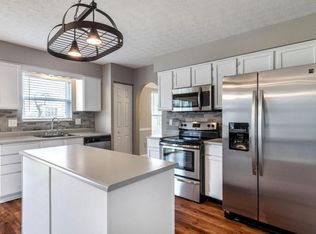 260 Essex Pl, Pataskala, OH 43062