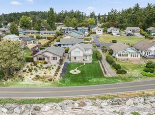 1106 Landing Cir, Oak Harbor, WA 98277