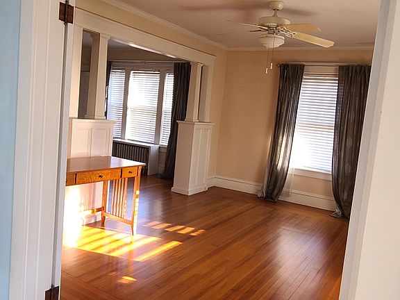 mud room, front door entry