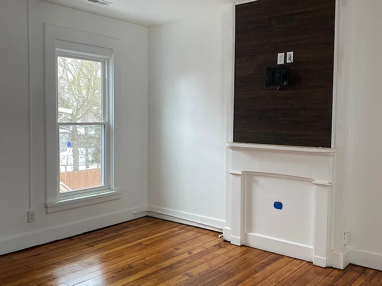 Spacious Master Bedroom with TV MOUNT & NICE CLOSET