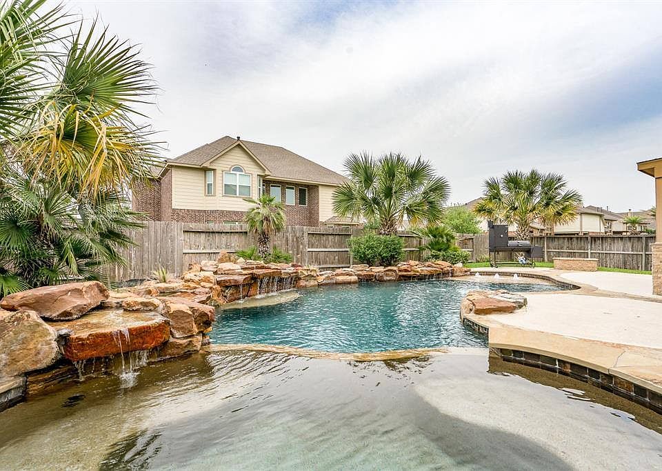 1st image of 27406 Royal Canyon Ln