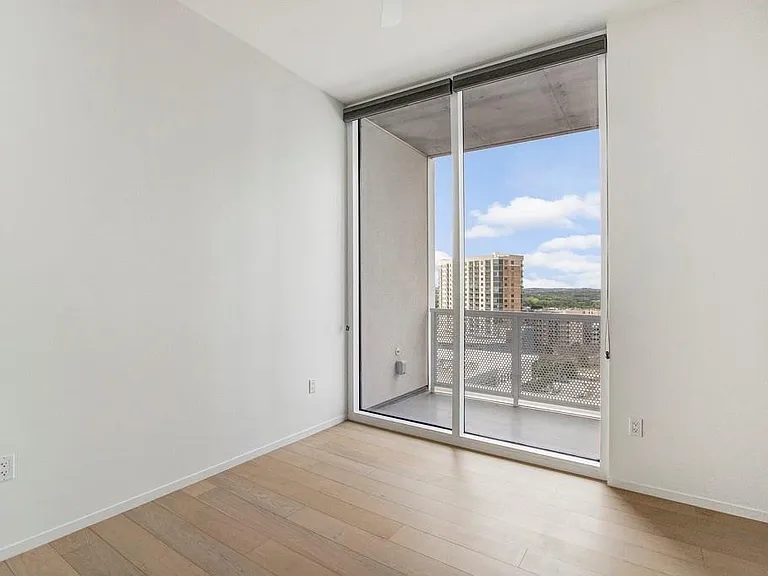 301 West Ave #1009 — Photo 9
