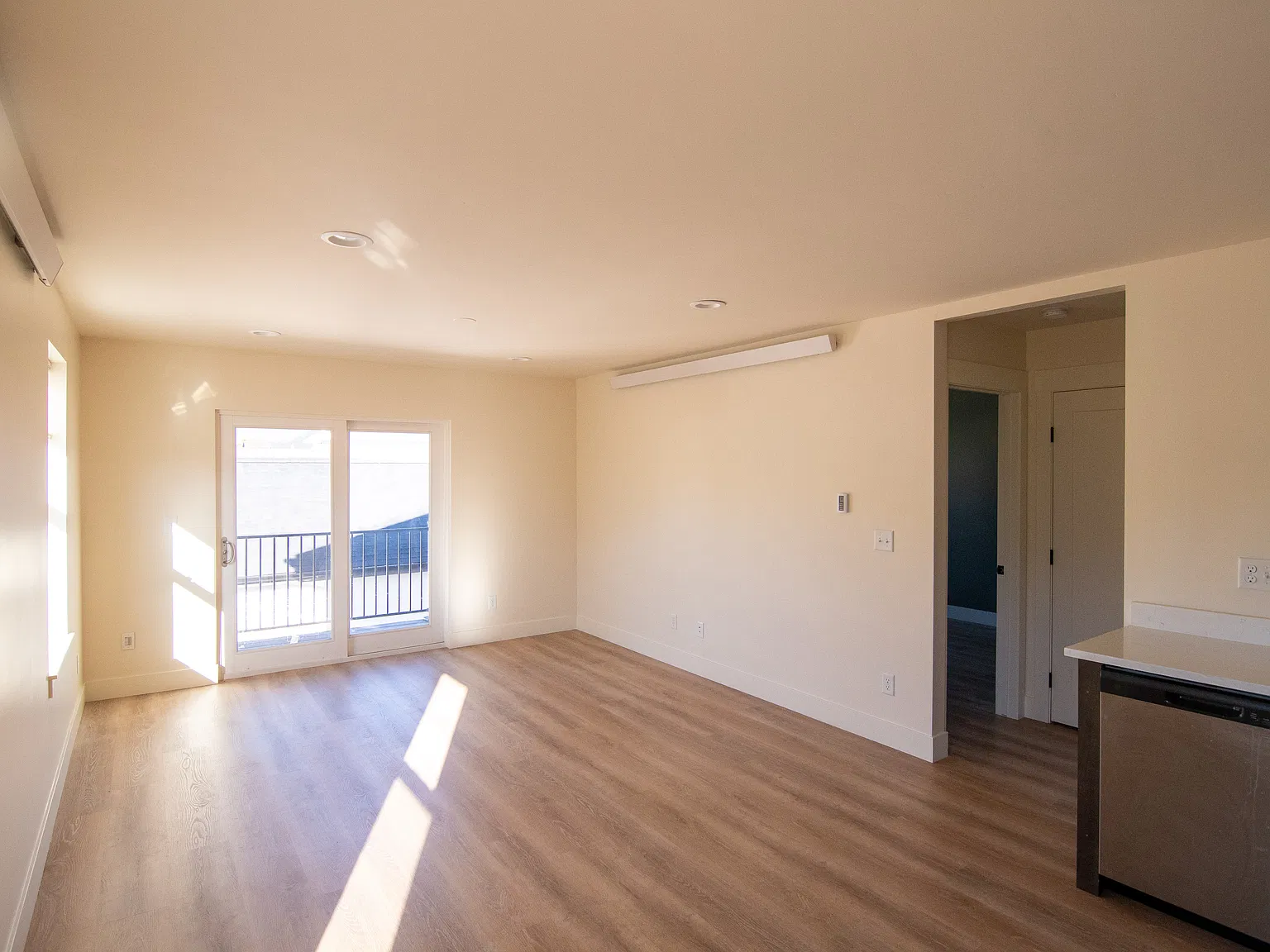 1 bed, 675 sqft, $1,250 — Photo 3