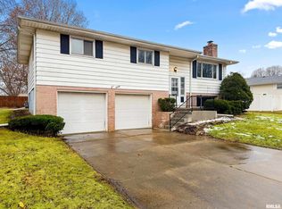 2928 W Gilbert Ave, Peoria, IL 61604