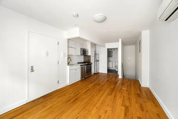 Rented by Brown Harris Stevens | media 8