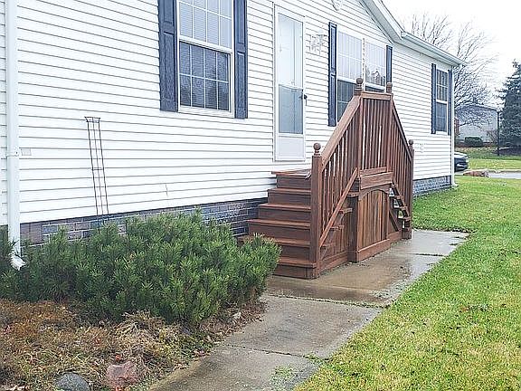 4th image of 9906 Briarcliff Ct