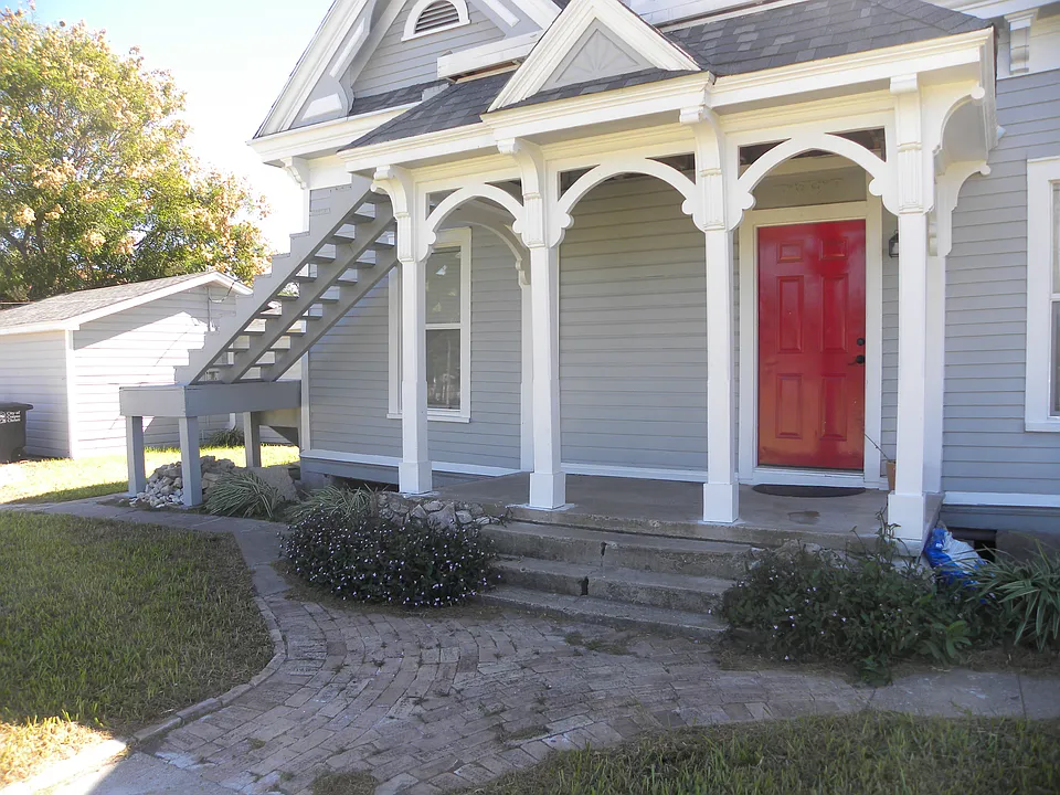 1001 Coleman Ave #4