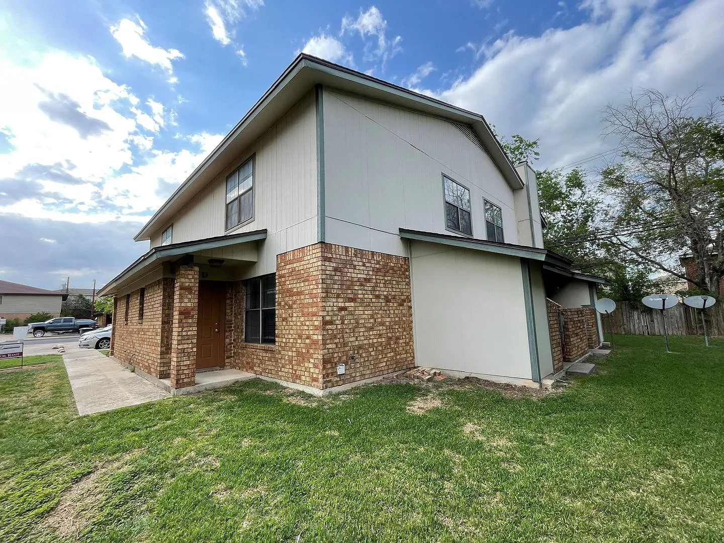 3608 Hereford Lane — Photo 2