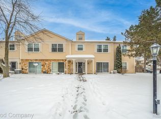 833 Bloomfield Village Blvd APT B, Auburn Hills, MI 48326