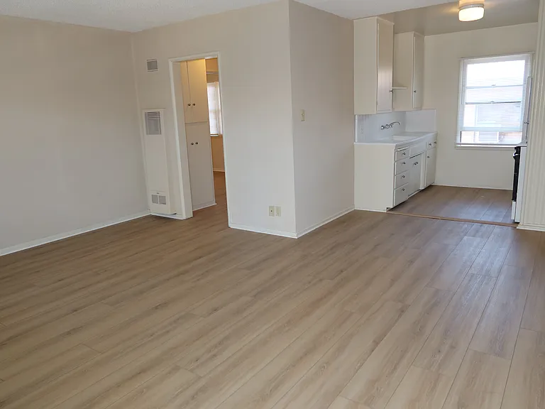 234 S Occidental Blvd #17 — Photo 2