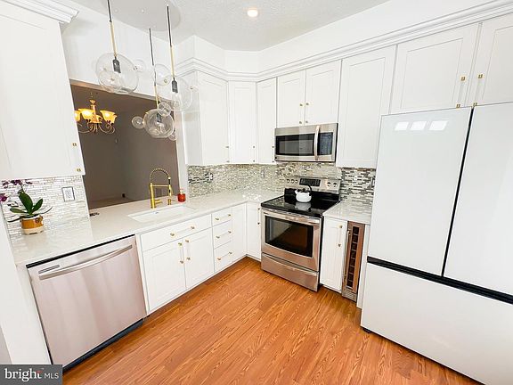 4th image of 4000 Eastview Ct