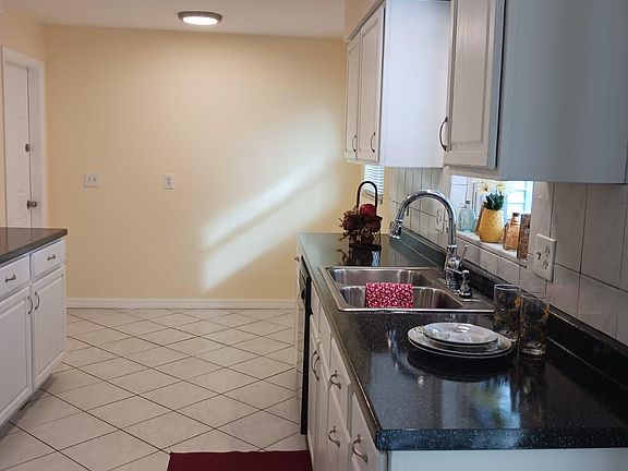 5th image of 1363 Turner St