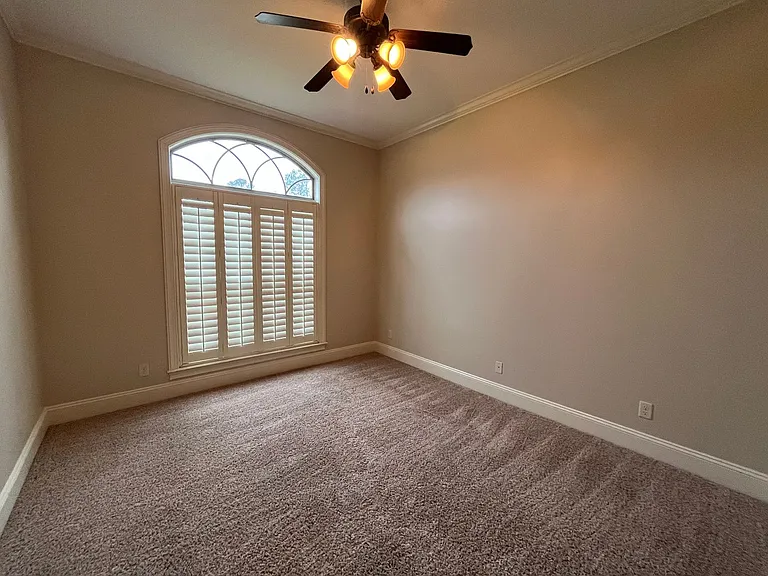 4497 Mahan Dr — Photo 3