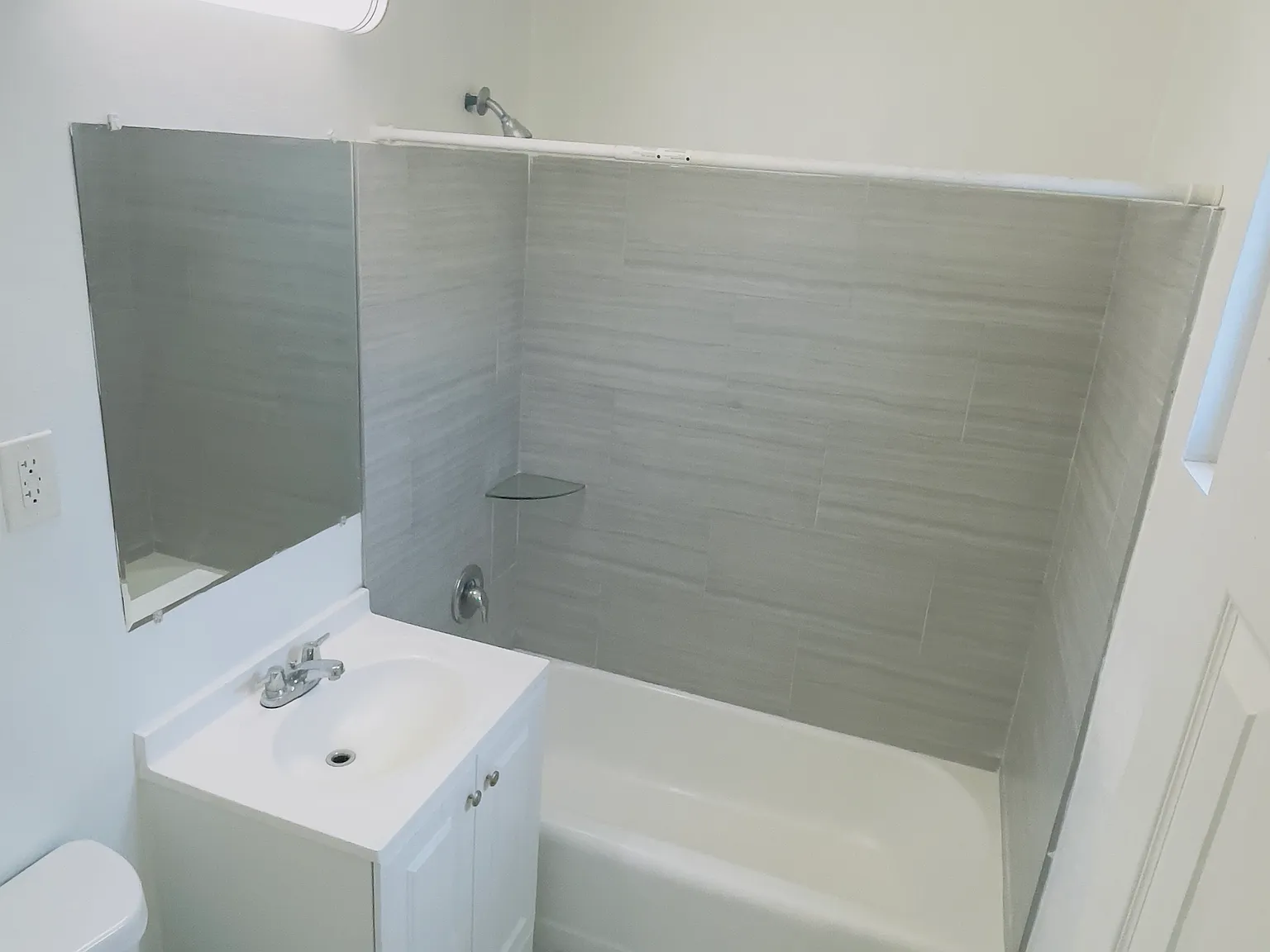 Studio, 350 sqft, $1,150 — Photo 2