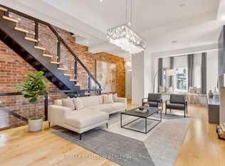 156 Argyle St, Toronto, ON M6J 1P1
